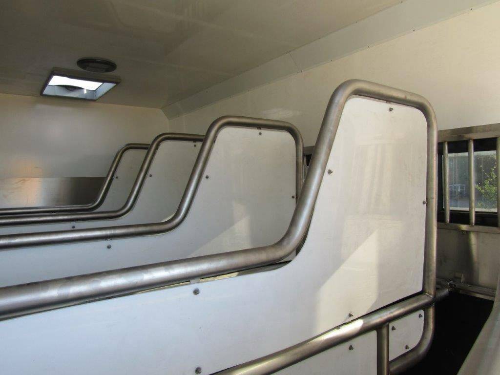 Horsebox NON-HGV Iveco pop et push out  2007 Used