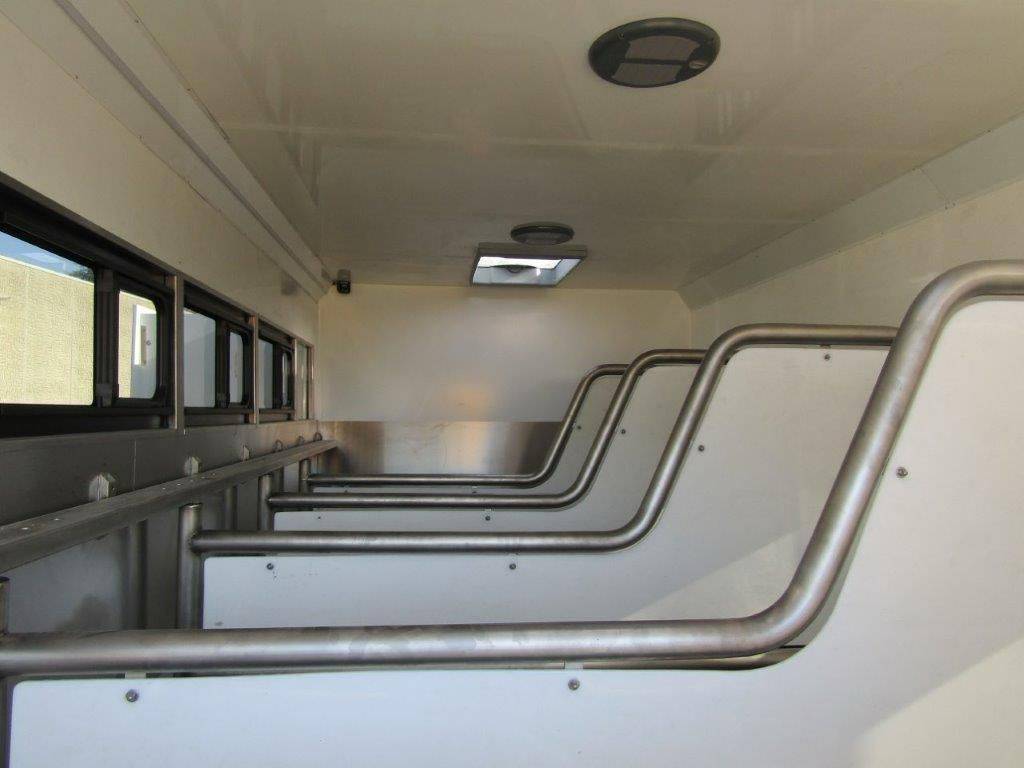 Horsebox NON-HGV Iveco pop et push out  2007 Used