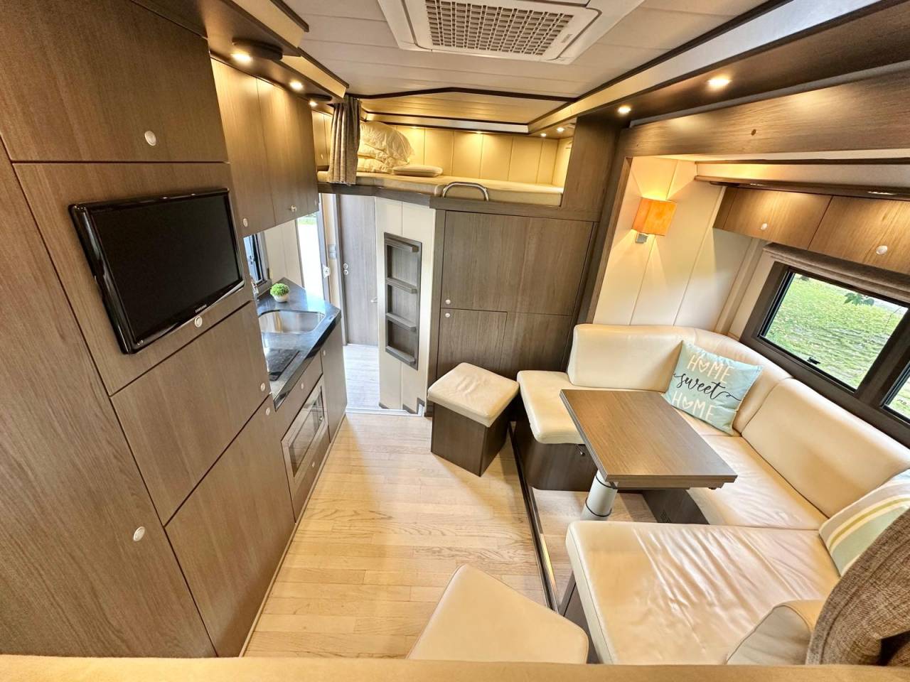 Horsebox NON-HGV Volvo pop out 2011 Used