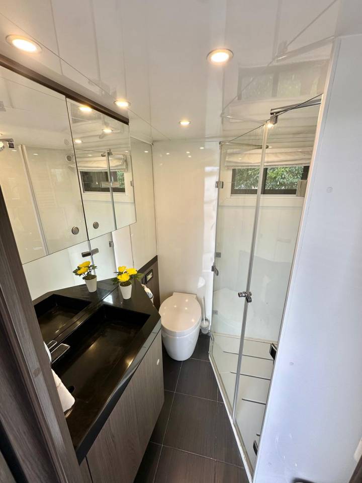 Horsebox NON-HGV Volvo pop out 2011 Used