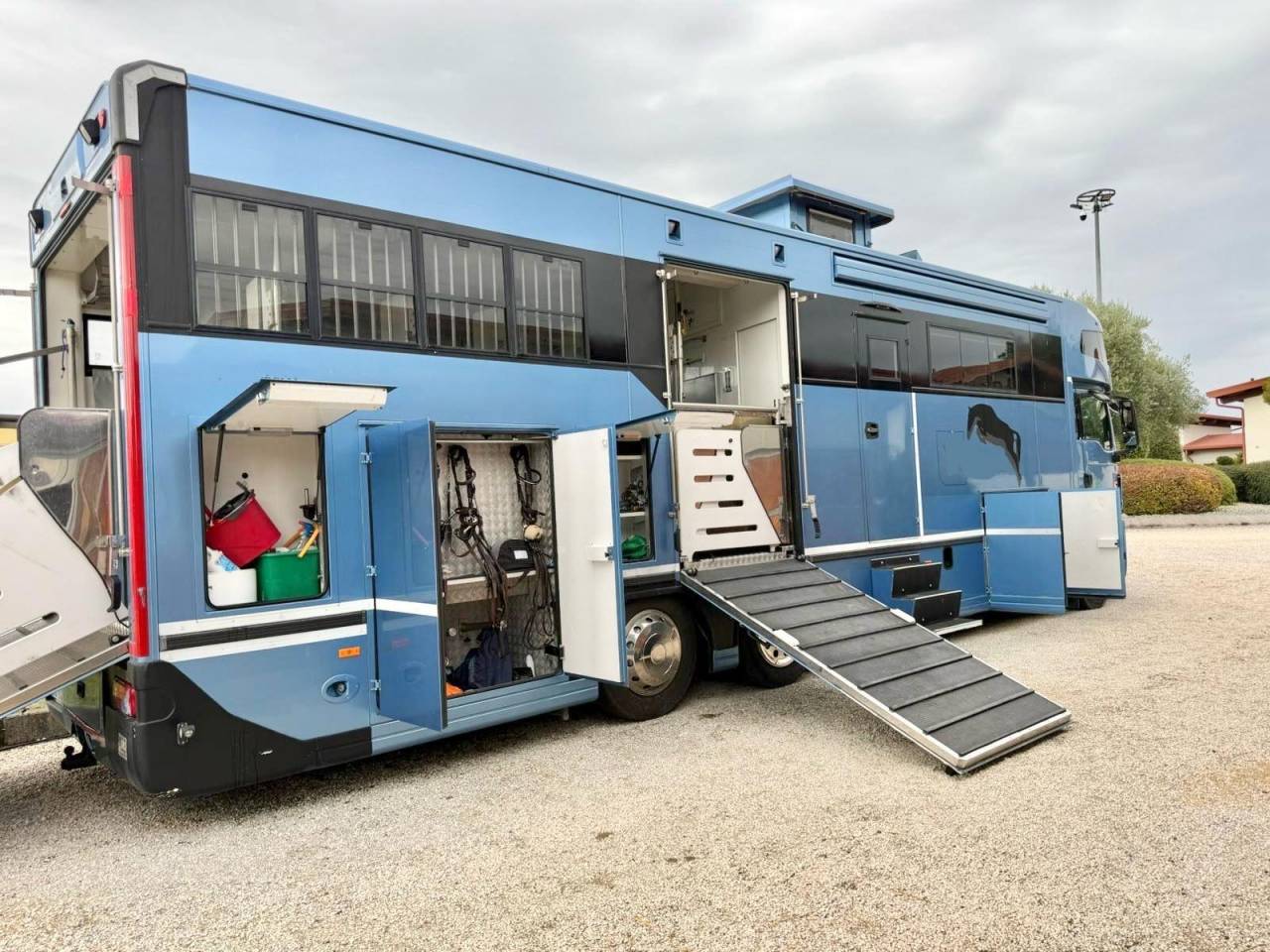 Horsebox NON-HGV Krismar pop et push out 2012 Used