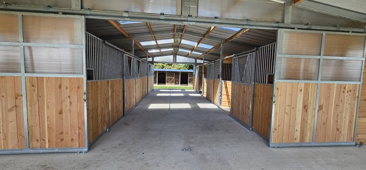 LCI-Cheval | Equestrian facilities > Horse barns