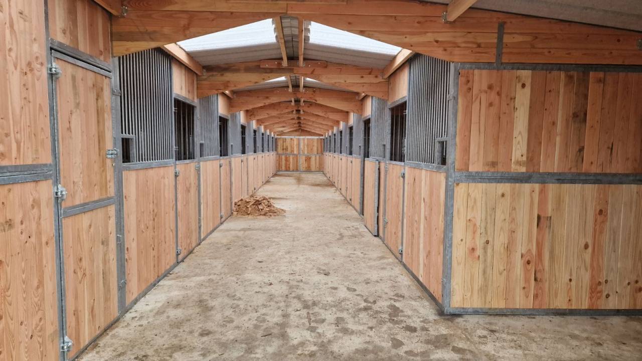 LCI-Cheval | Equestrian facilities > Horse barns