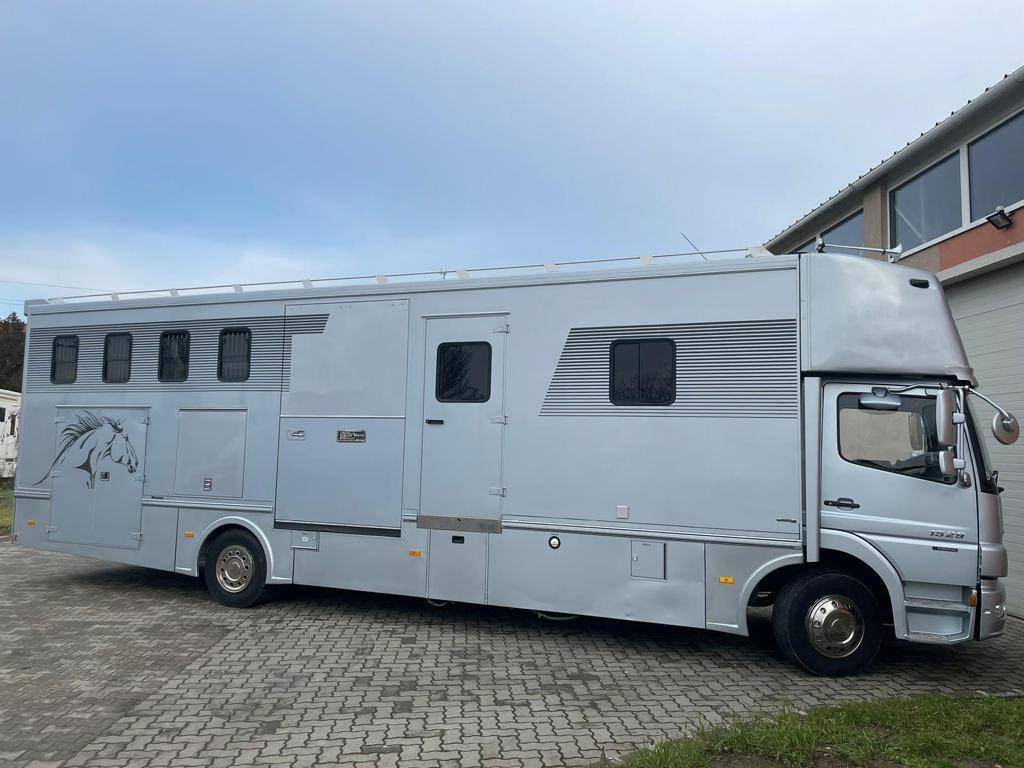 Horsebox NON-HGV Mercedes MERCEDES-BENZ 0 Used