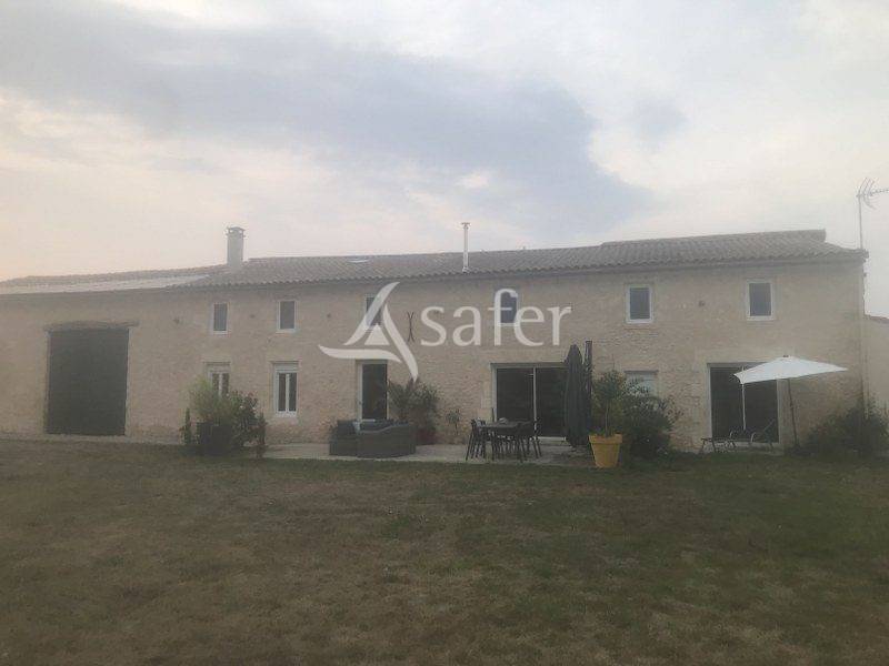 Other country property  Gironde