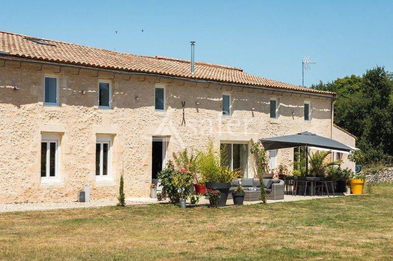 Other country property  Gironde