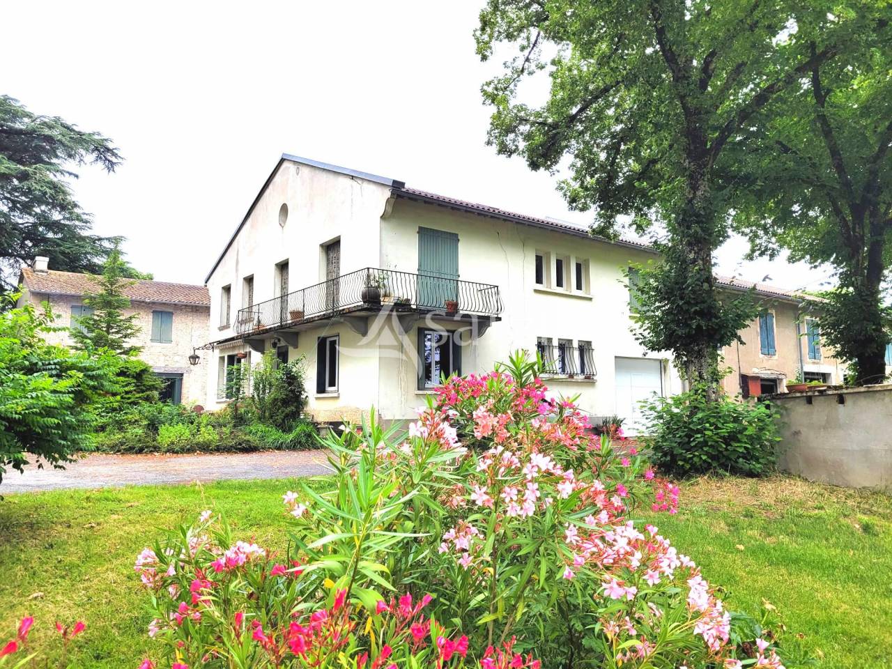 Other country property  tarn