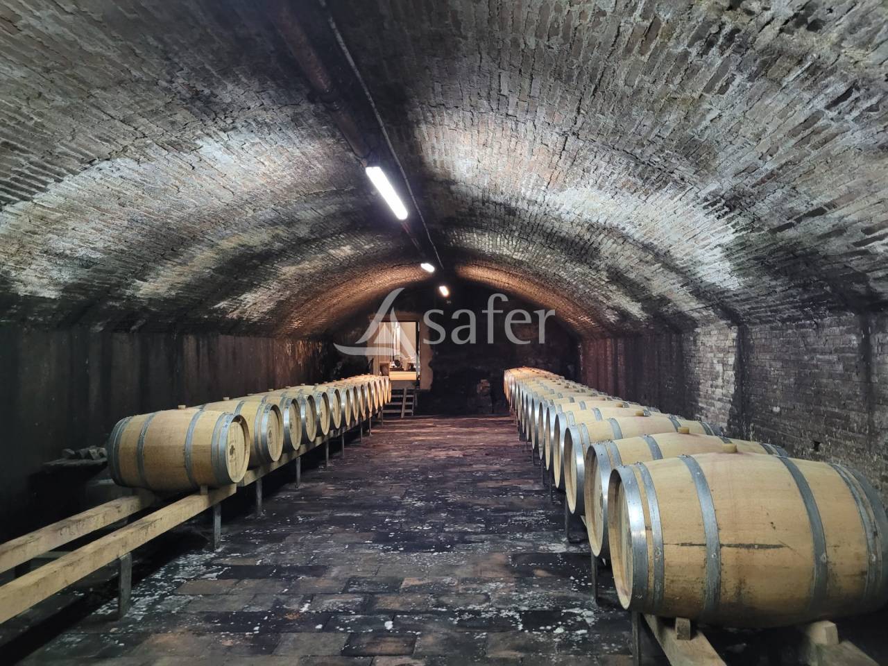 Other country property  tarn