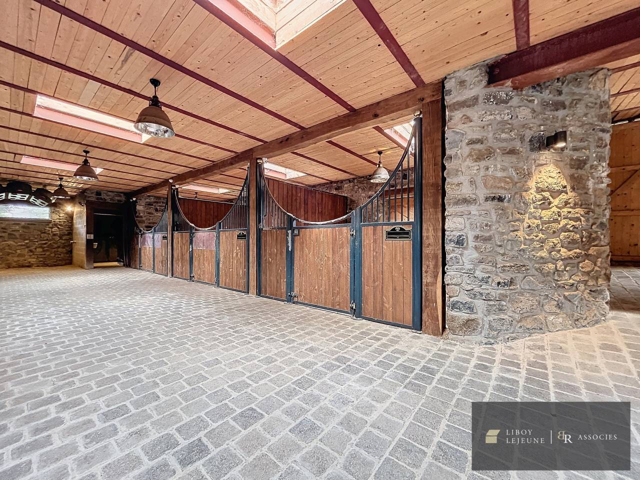 Equestrian farm  Namur