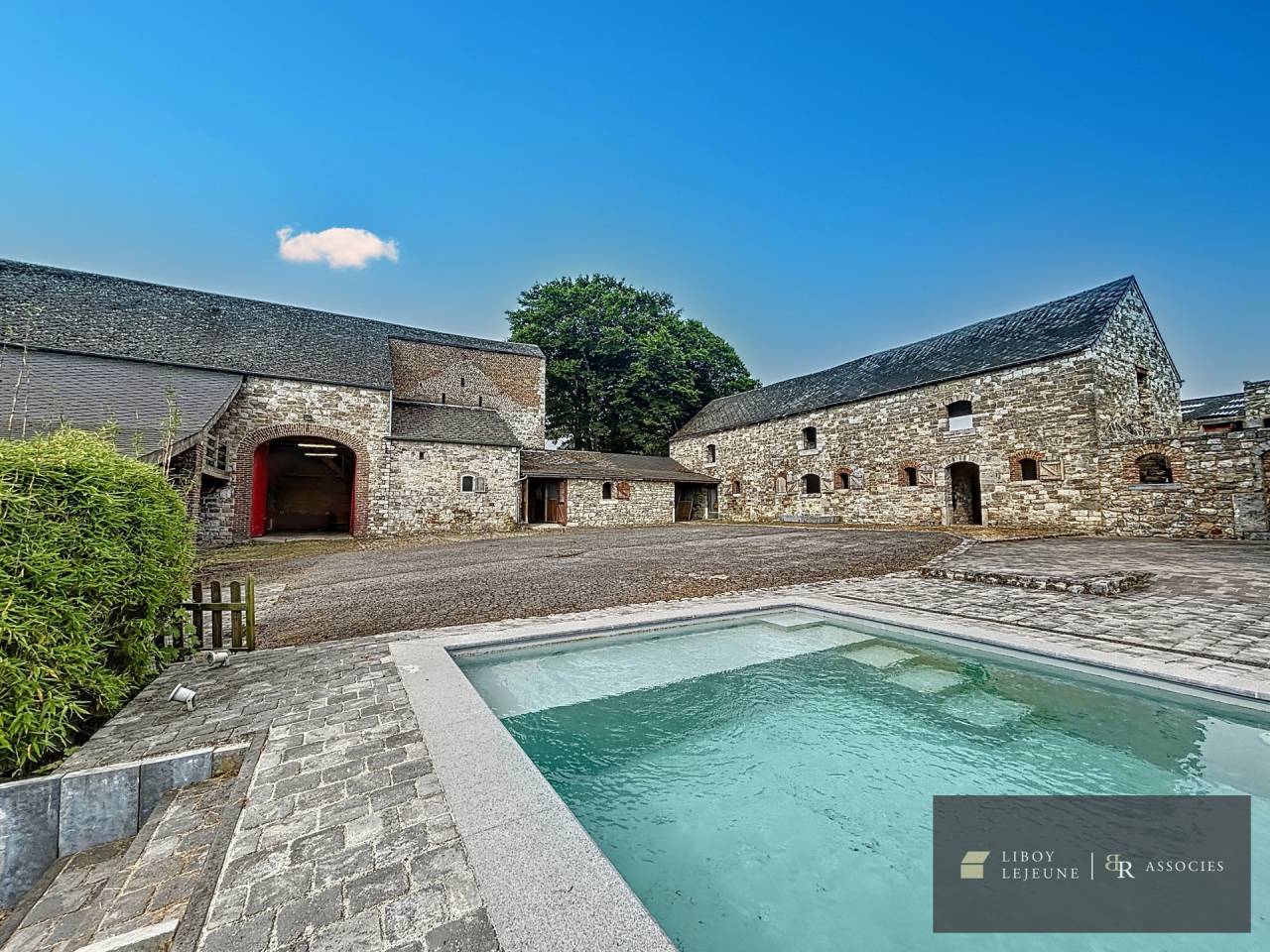 Equestrian farm  Namur