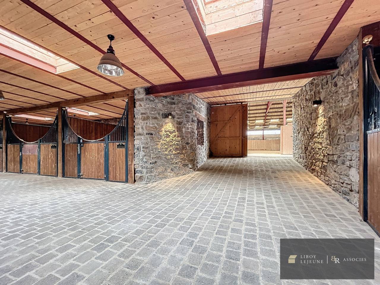 Equestrian farm  Namur