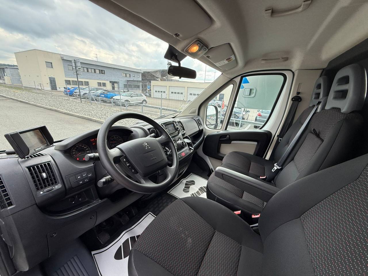 Horsebox HGV Theault PEUGEOT BOXER 150CH STALLE 2015 Used