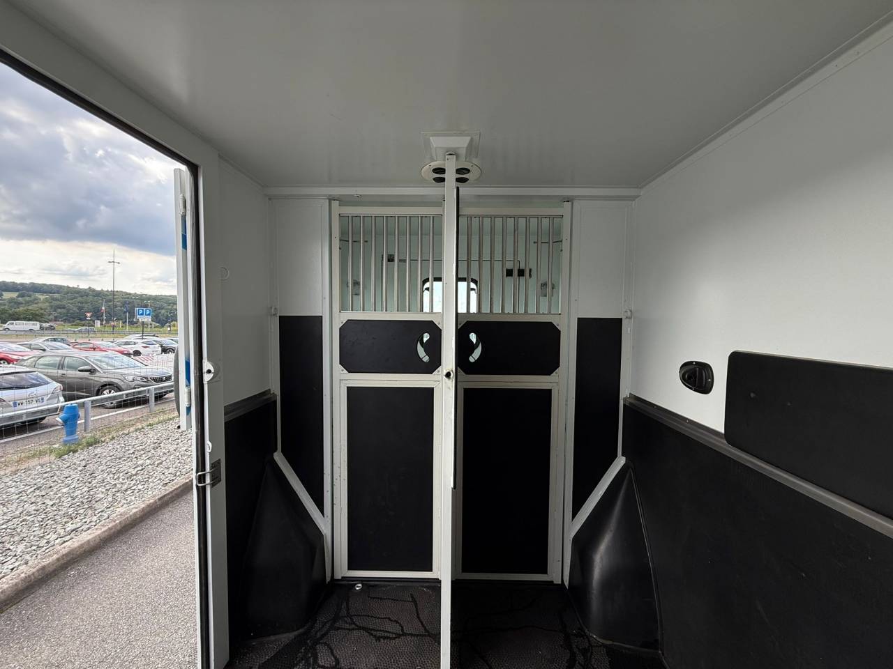 Horsebox HGV Theault PEUGEOT BOXER 150CH STALLE 2015 Used