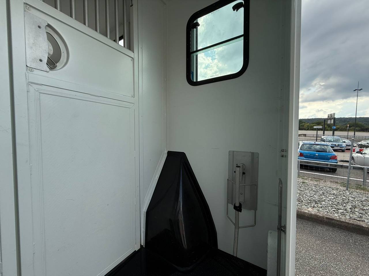 Horsebox HGV Theault PEUGEOT BOXER 150CH STALLE 2015 Used