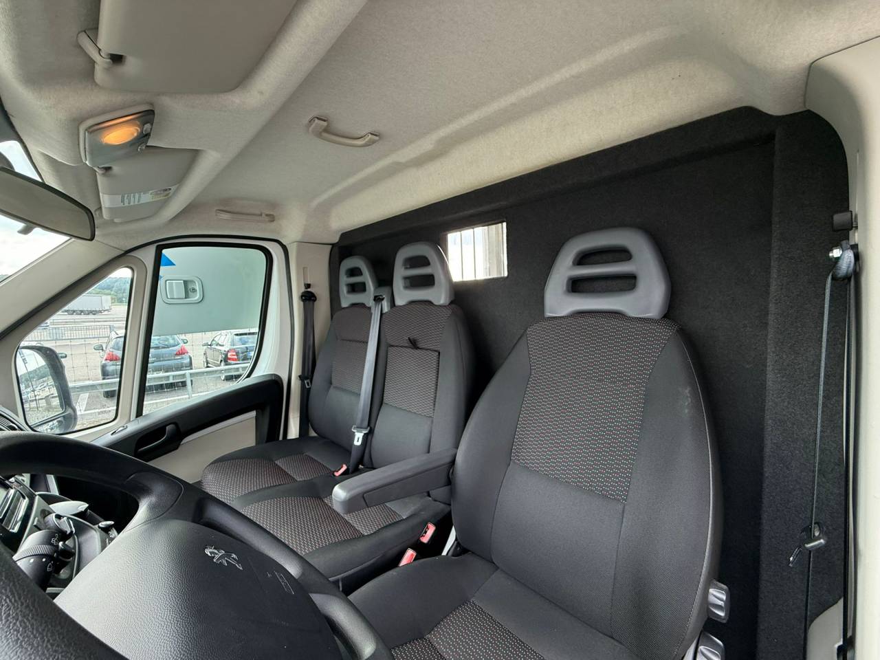 Horsebox HGV Theault PEUGEOT BOXER 150CH STALLE 2015 Used