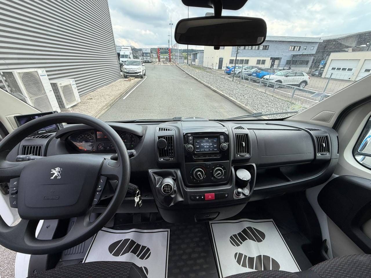 Horsebox HGV Theault PEUGEOT BOXER 150CH STALLE 2015 Used