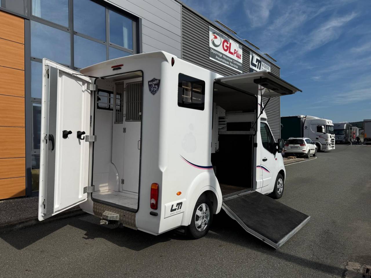 Horsebox HGV Barbot POLYVAN D3C 2019 Used