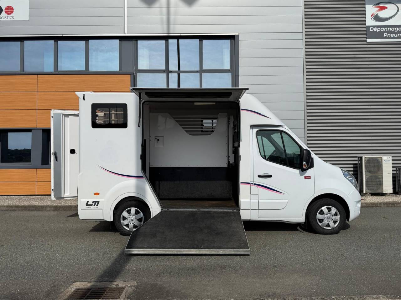 Horsebox HGV Barbot POLYVAN D3C 2019 Used