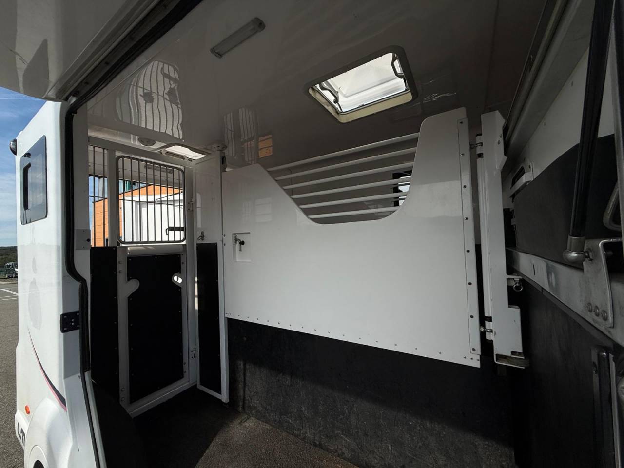 Horsebox HGV Barbot POLYVAN D3C 2019 Used