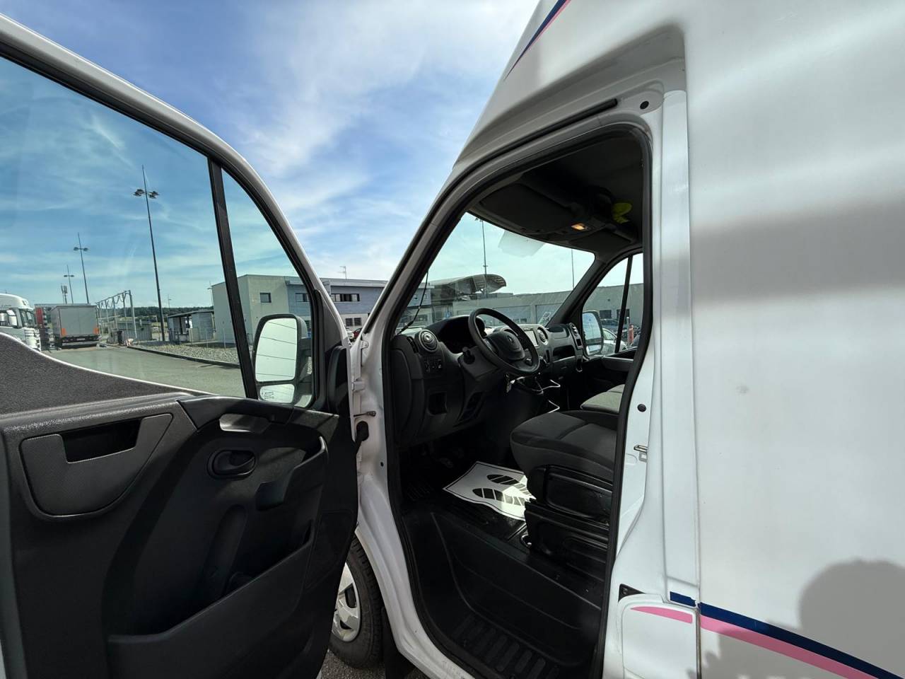 Horsebox HGV Barbot POLYVAN D3C 2019 Used