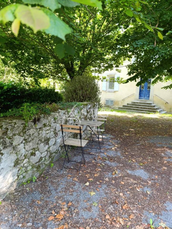 Other country property  tarn