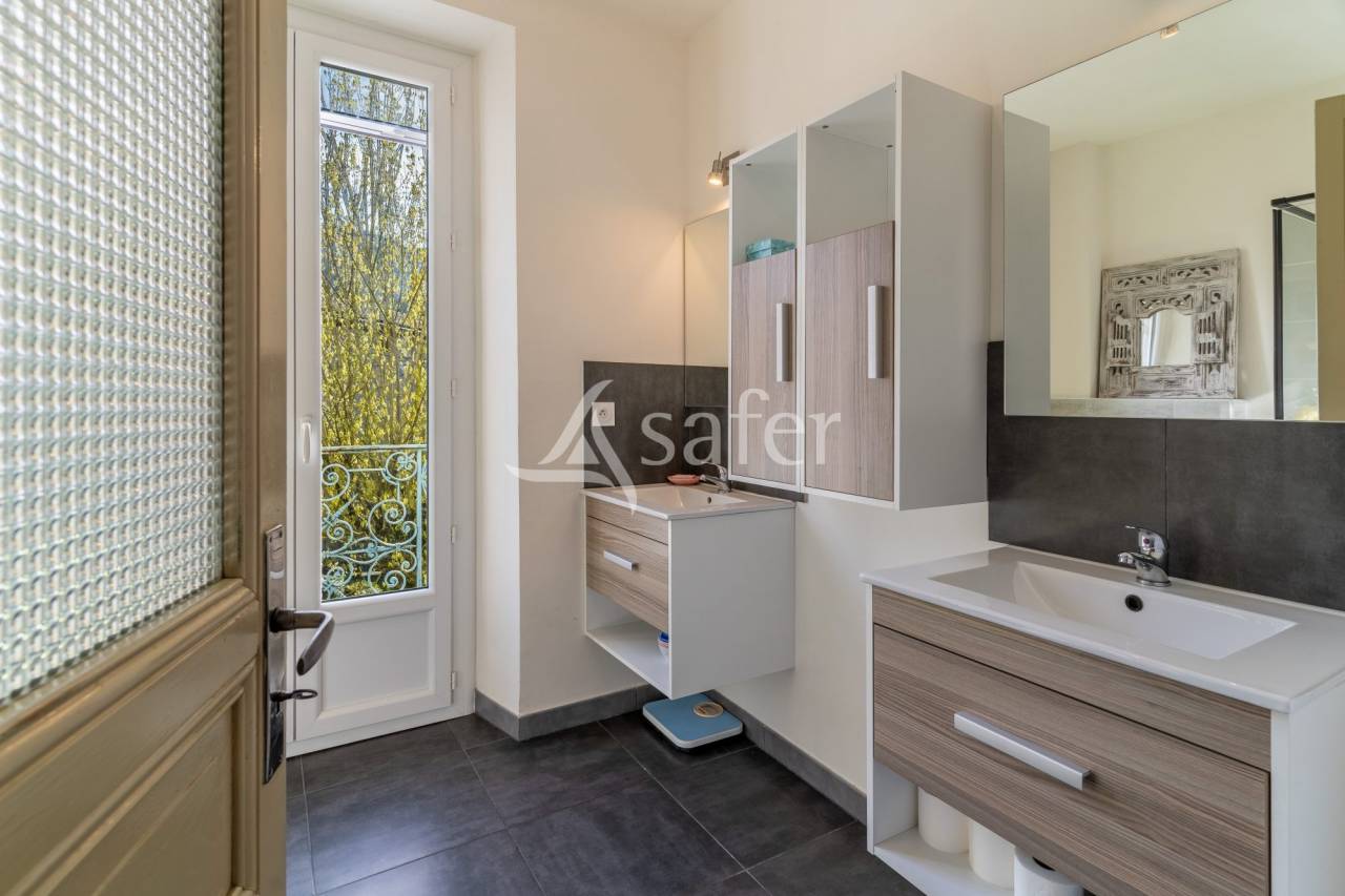 Other country property  tarn