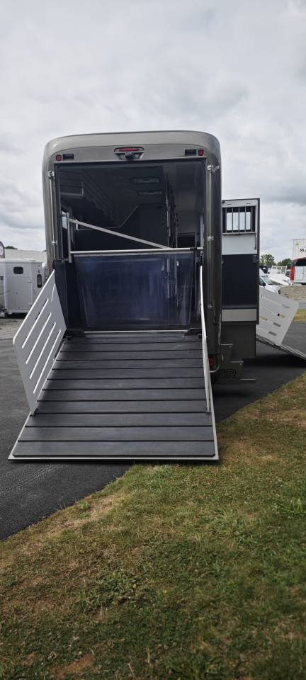 Horsebox NON-HGV Krismar Volvo FH500 6 chevaux gamme pro 2025 New