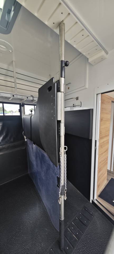 Horsebox NON-HGV Krismar Volvo FH500 6 chevaux gamme pro 2025 New