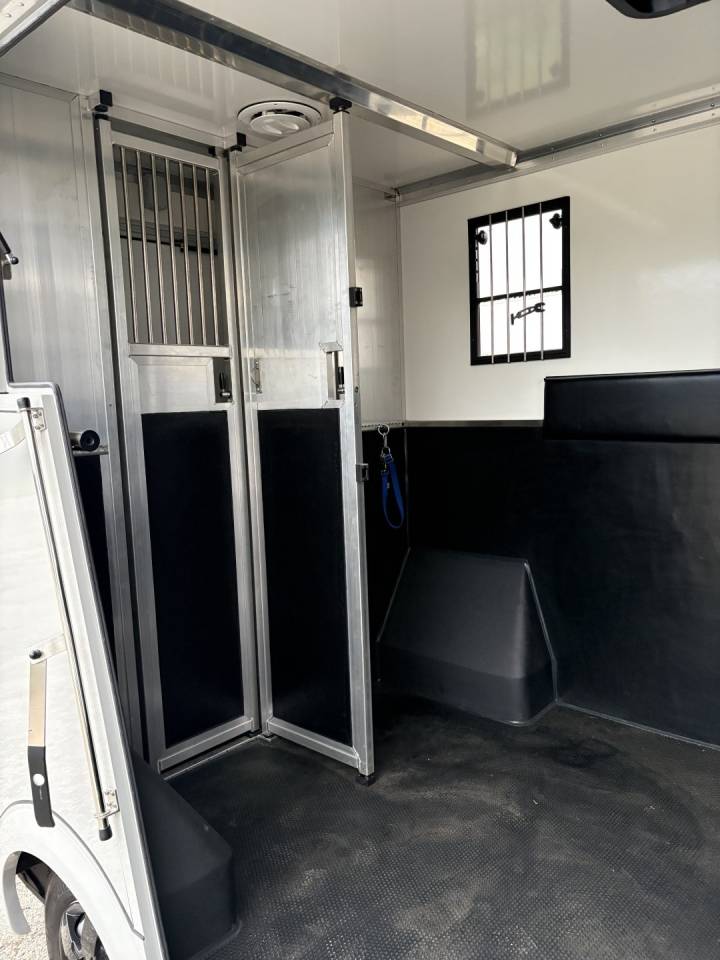 Horsebox HGV Renault Master 2022 New