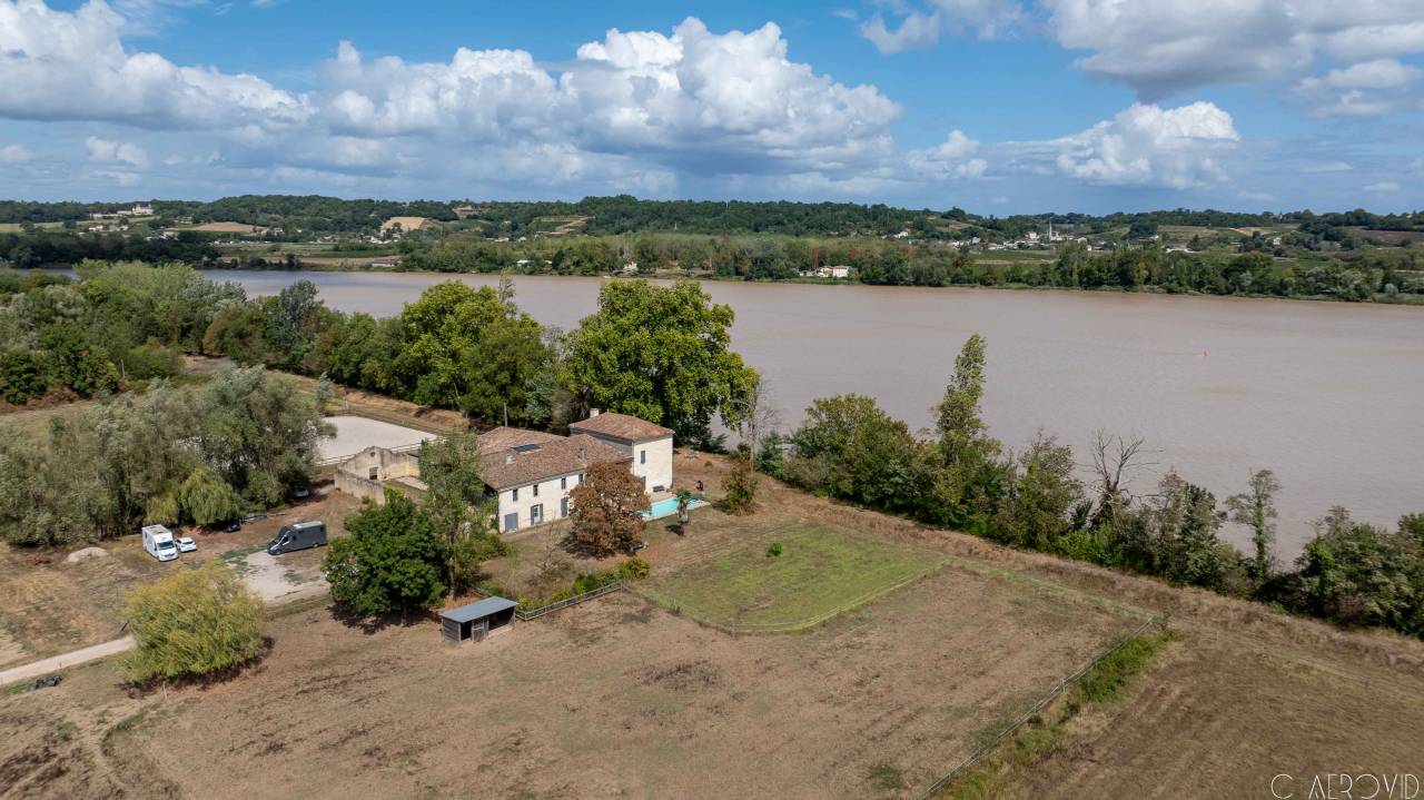 Equestrian property  Gironde