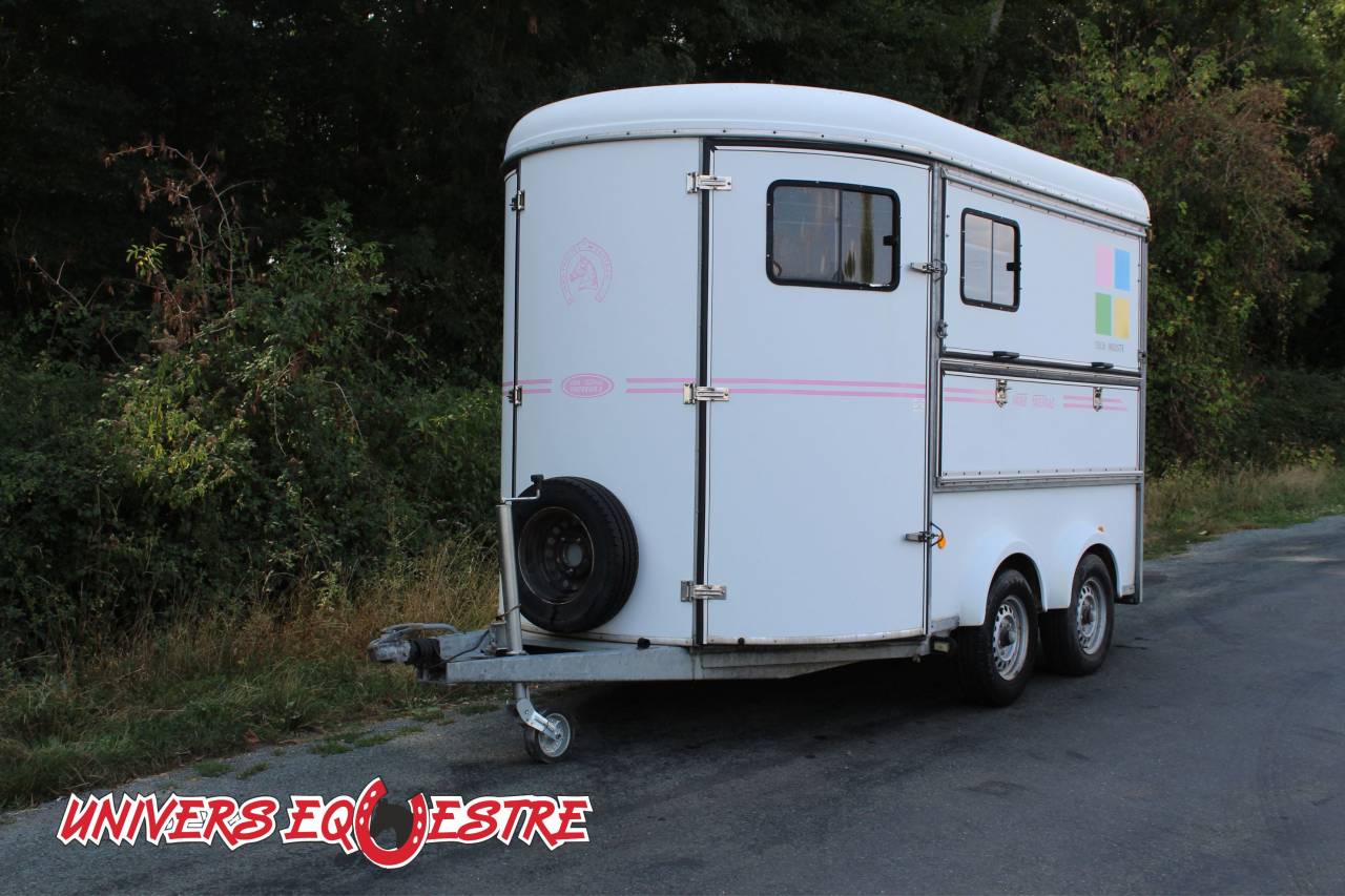 Horse trailer Fautras  2 Stalls 2021 Used