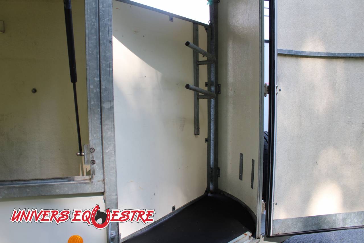 Horse trailer Fautras  2 Stalls 2021 Used