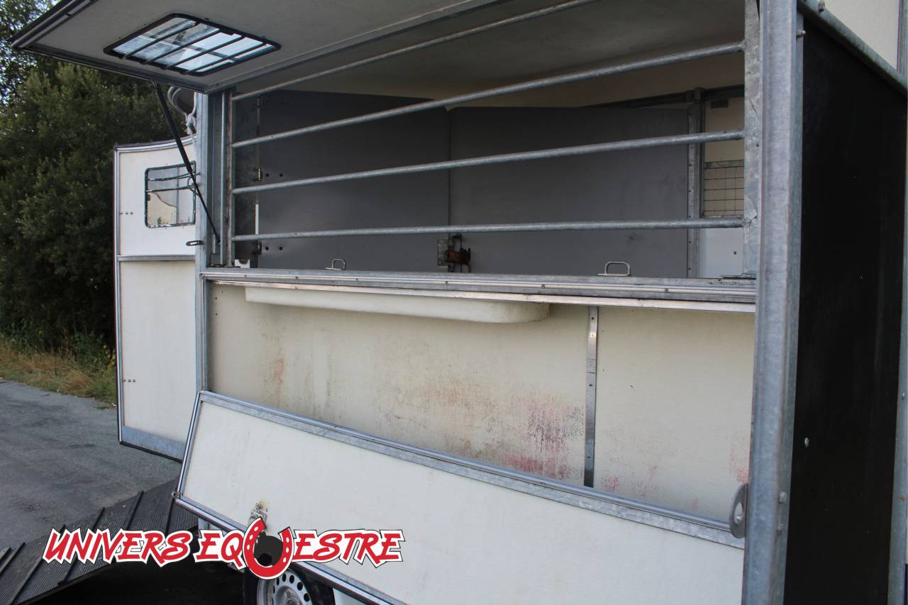 Horse trailer Fautras  2 Stalls 2021 Used
