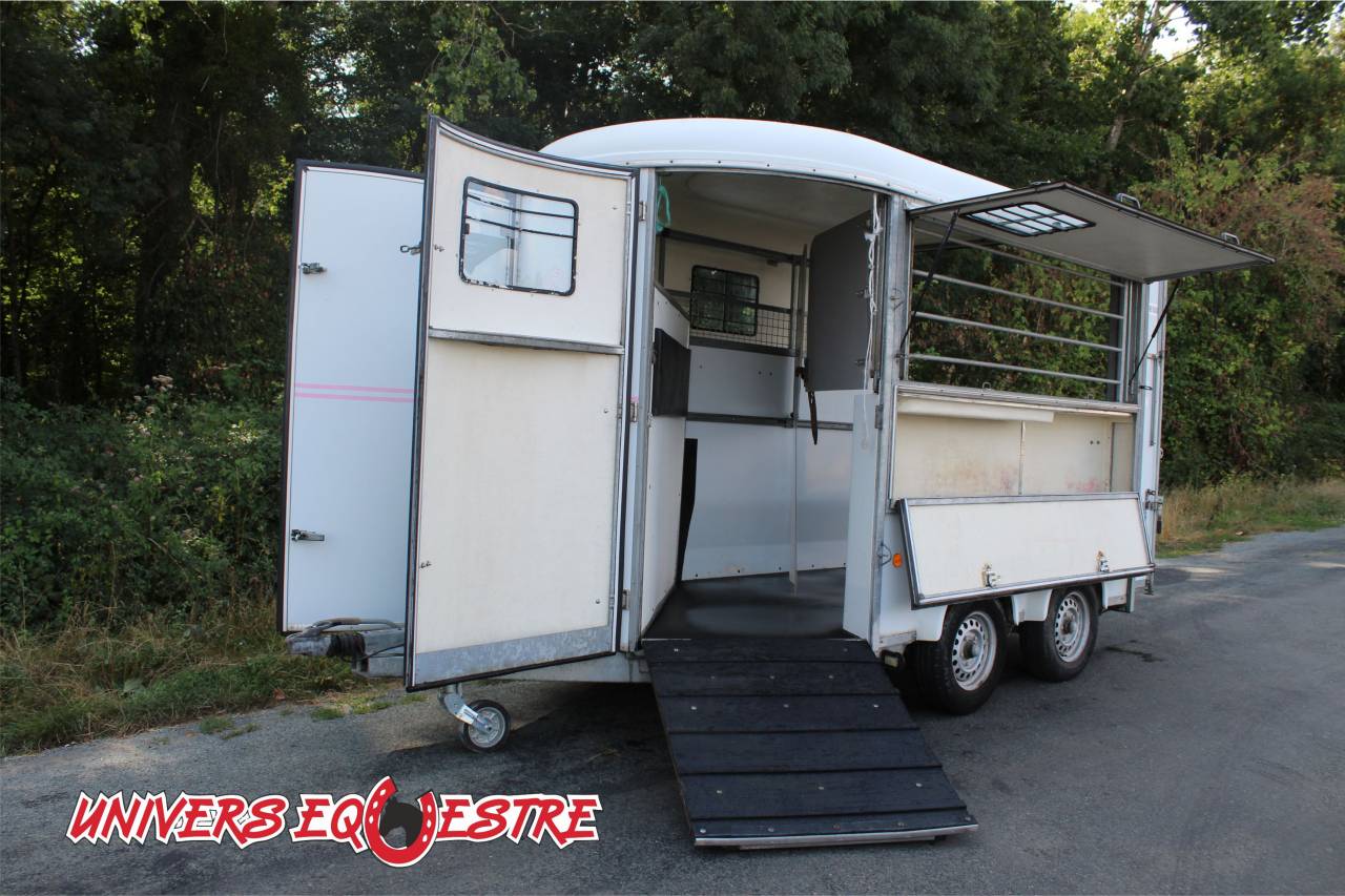 Horse trailer Fautras  2 Stalls 2021 Used