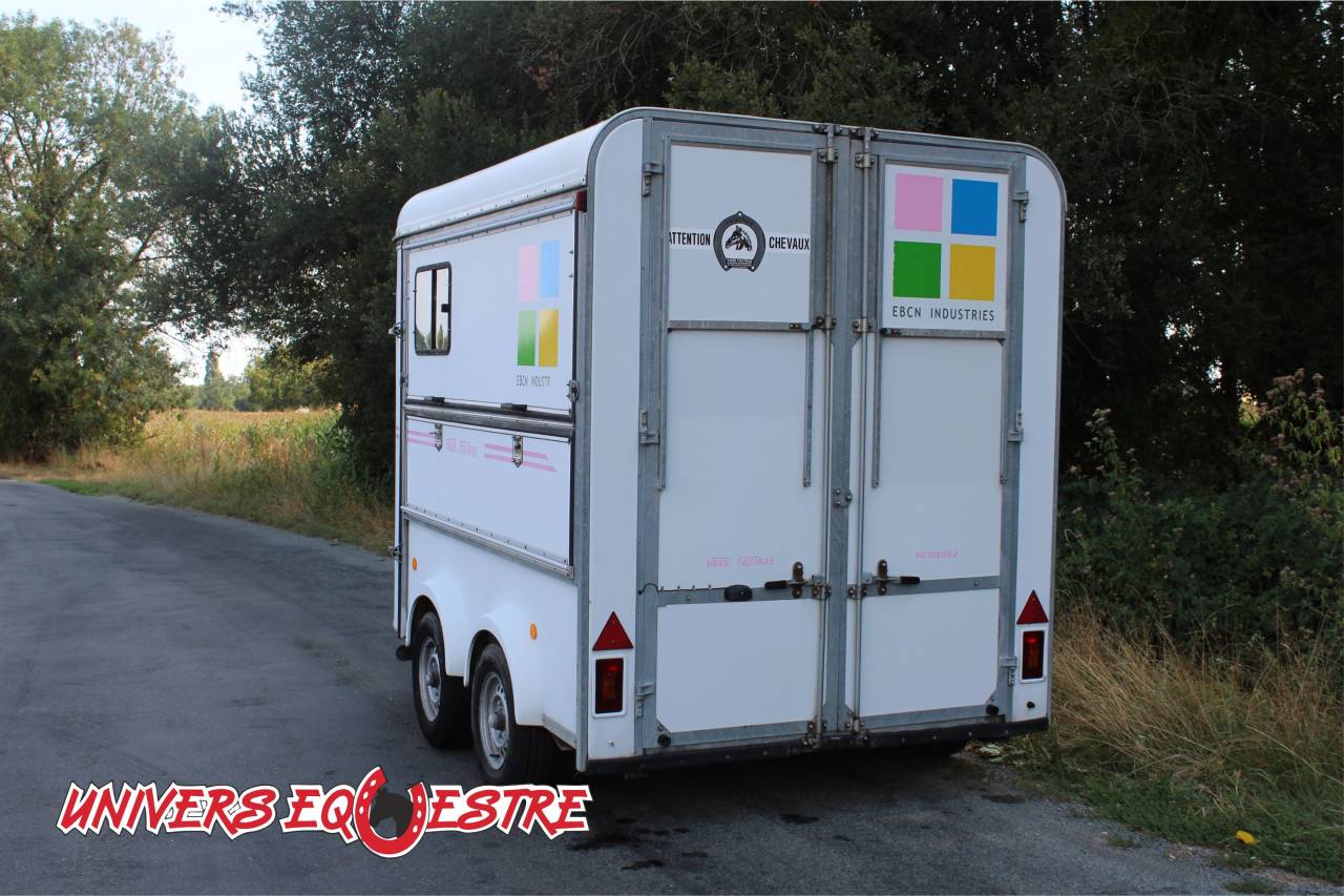 Horse trailer Fautras  2 Stalls 2021 Used