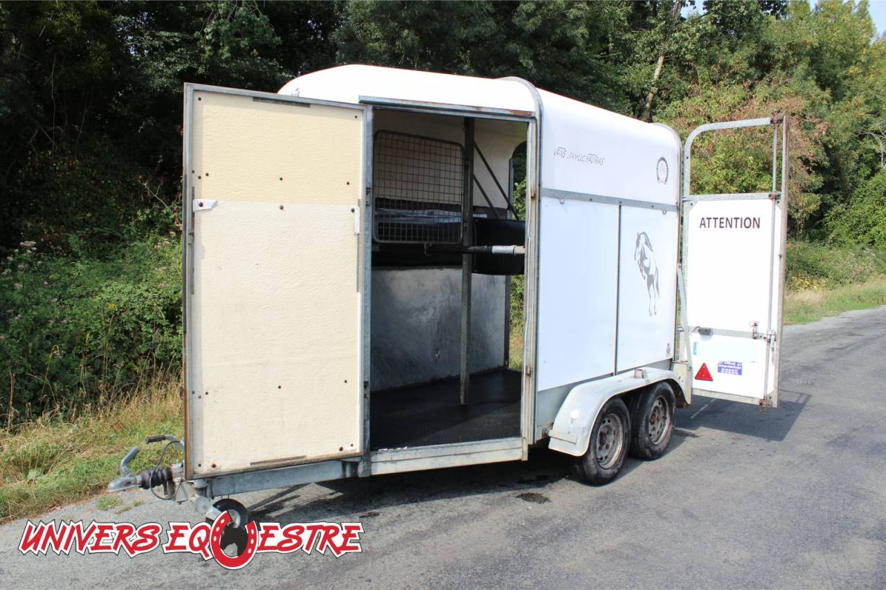 Horse trailer Fautras  1,5 Stalls 1996 Used