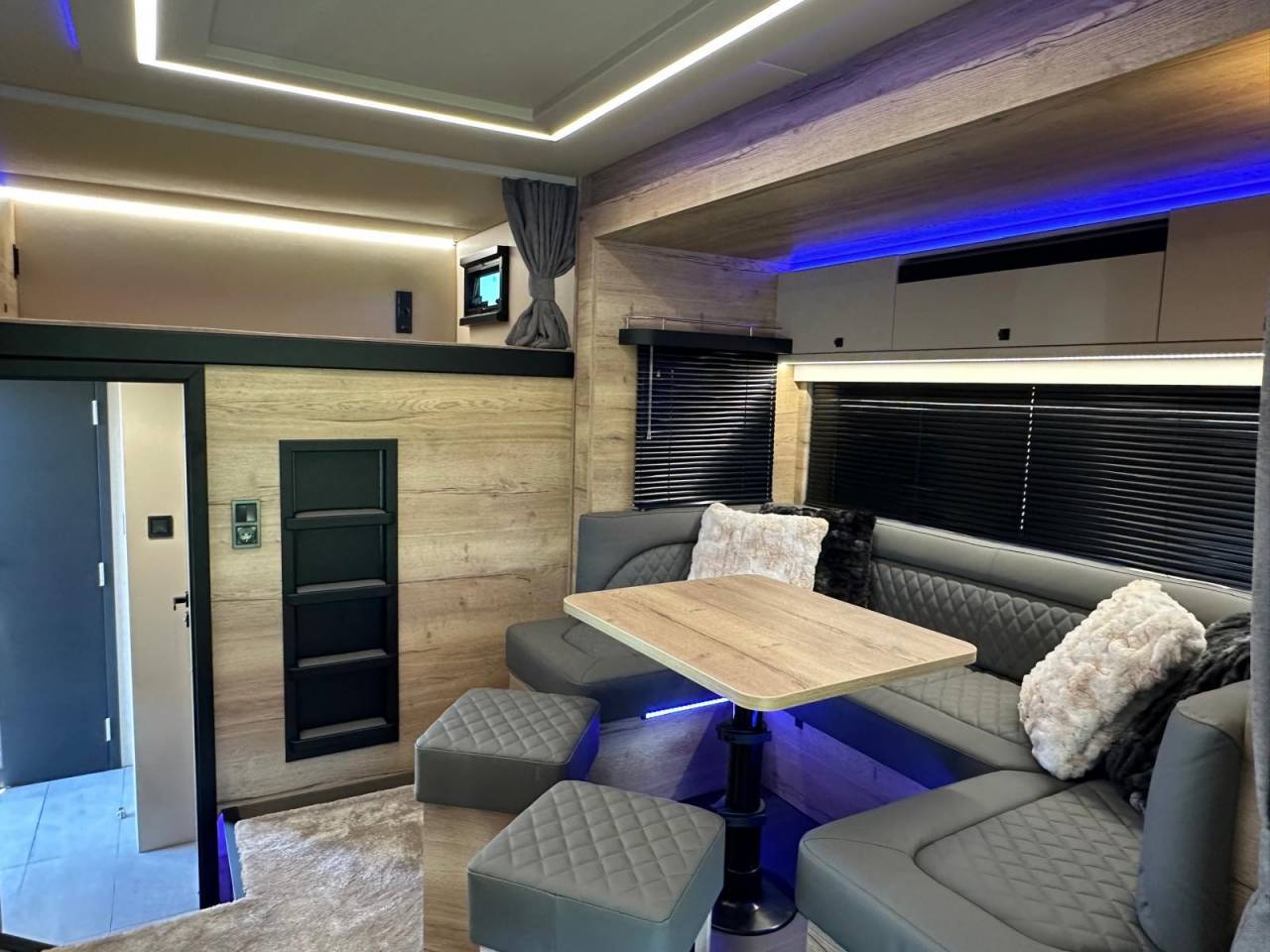 Horsebox NON-HGV Scania SCANIA 320 INterhorse 2025 New