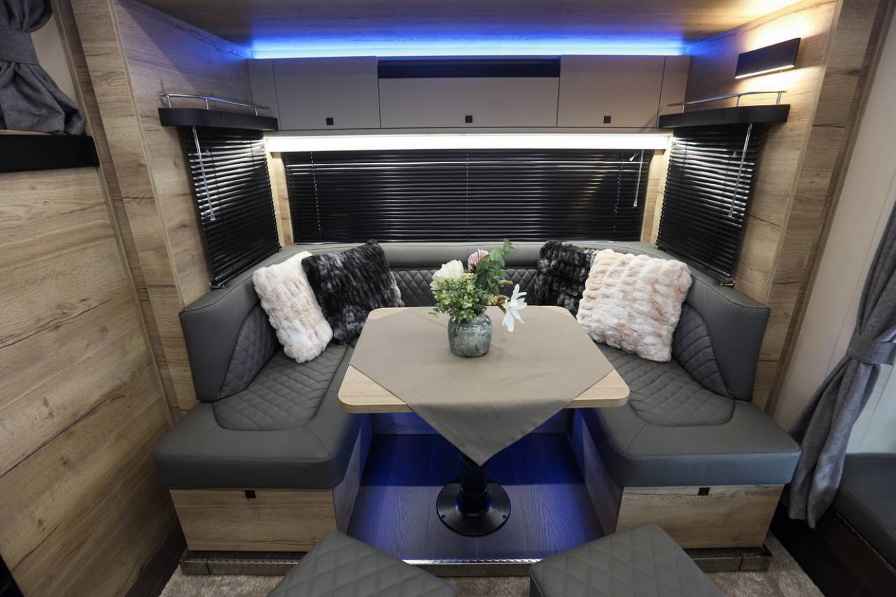 Horsebox NON-HGV Scania SCANIA 320 INterhorse 2025 New