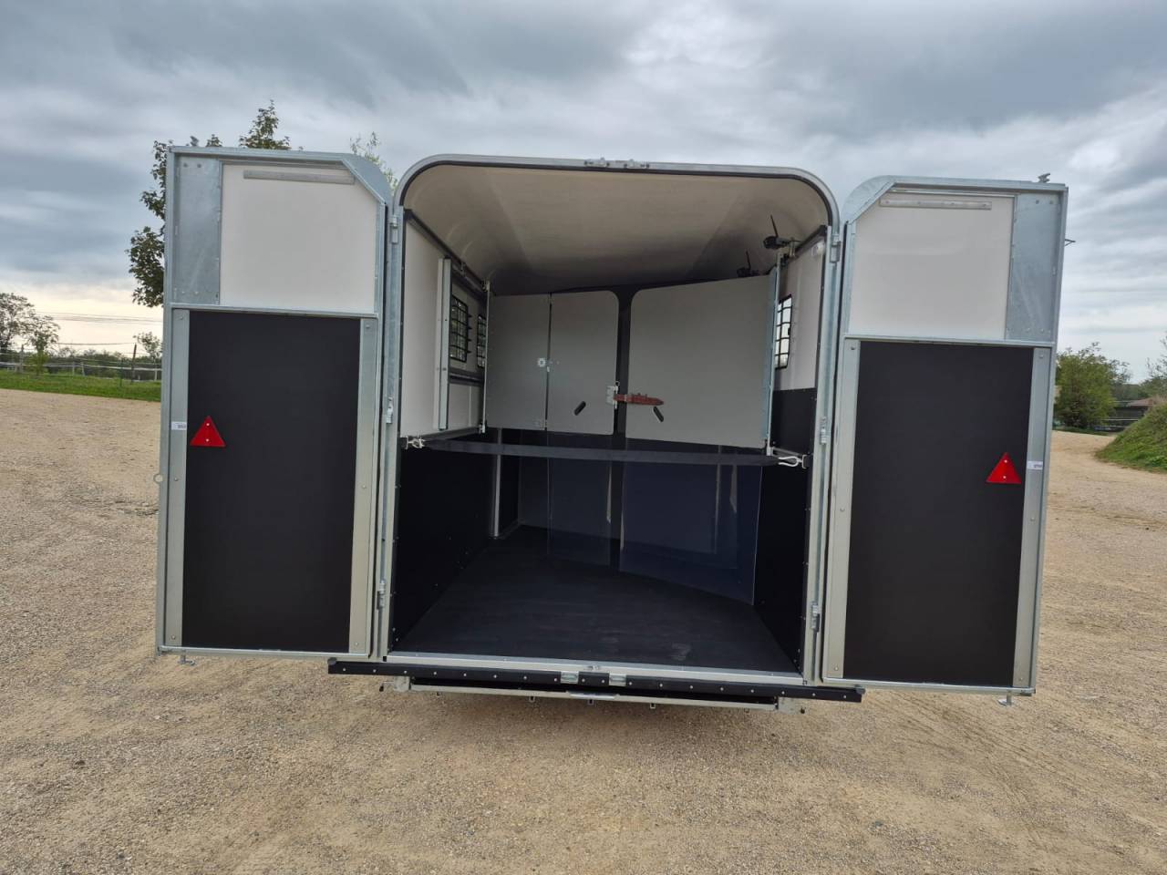 Horse trailer Fautras Oblic X3 3 Stalls 2025 New