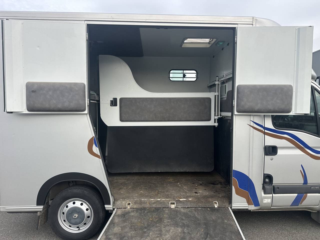 Horsebox HGV Theault Master 2 phase 3  2005 Used