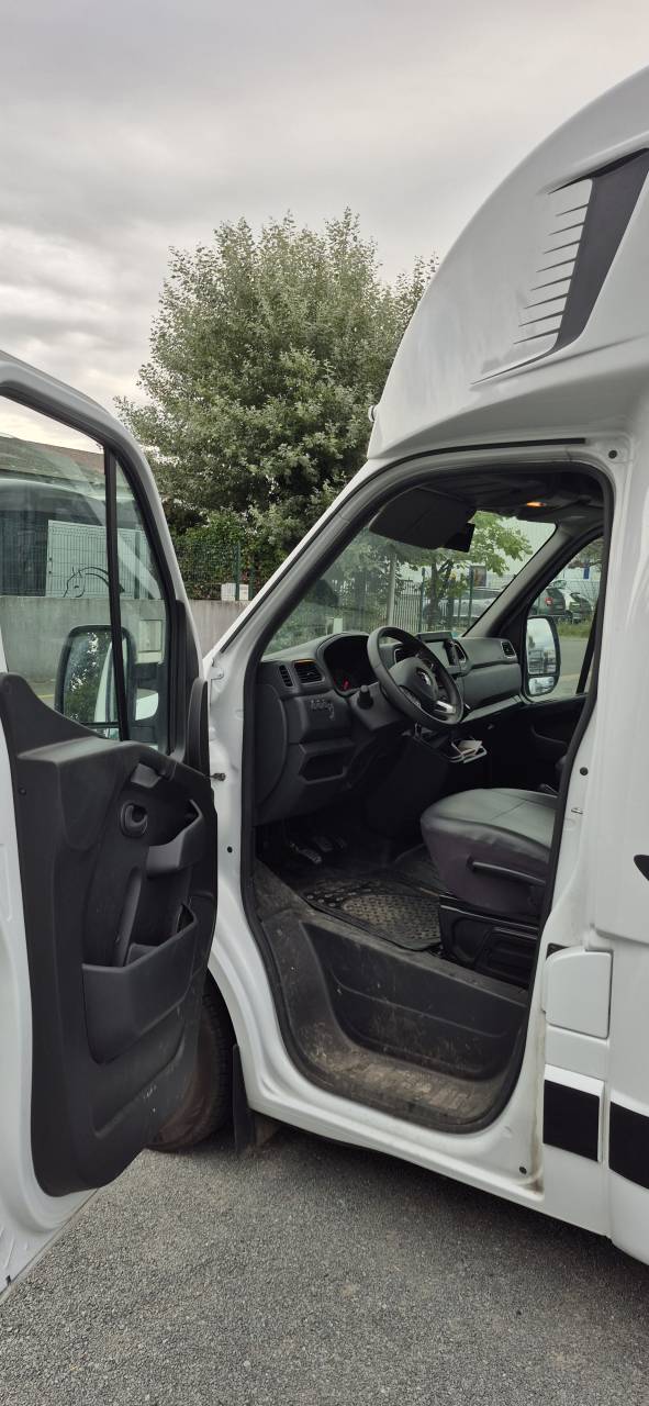 Horsebox HGV Renault  2022 Used