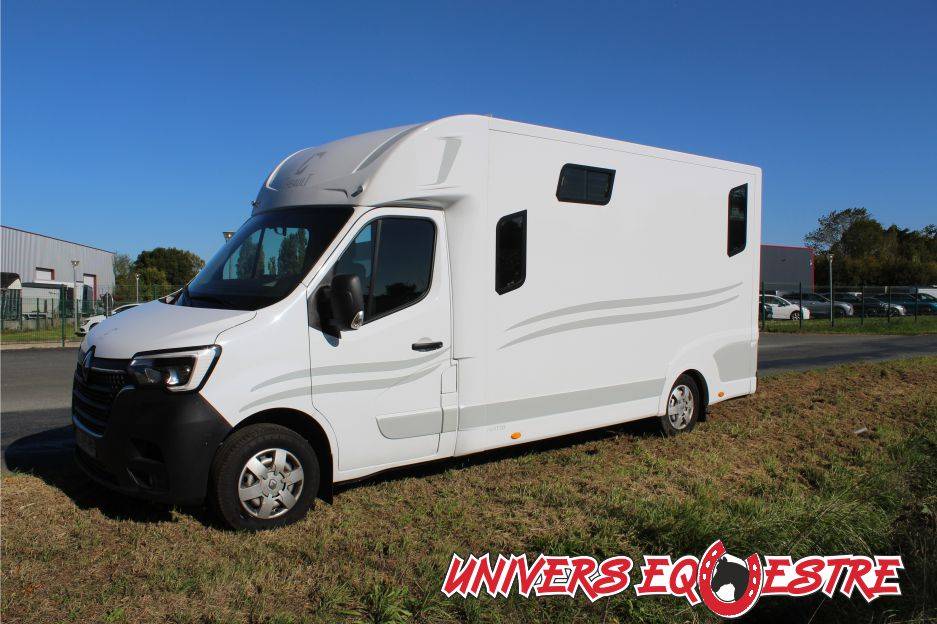 Horsebox HGV Renault  2023 Used