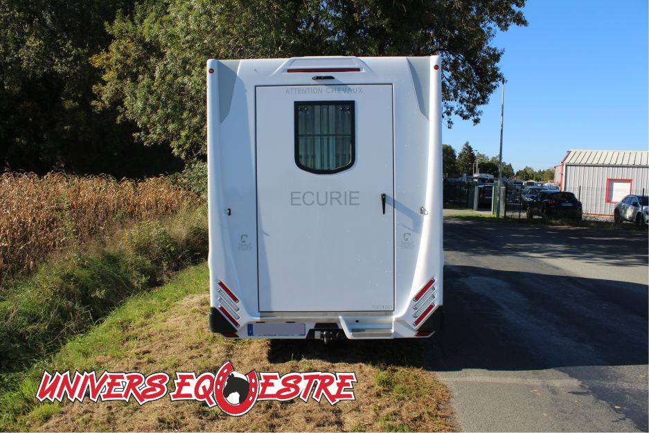 Horsebox HGV Renault  2023 Used