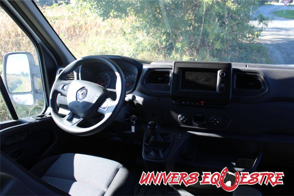 Horsebox HGV Renault  2023 Used