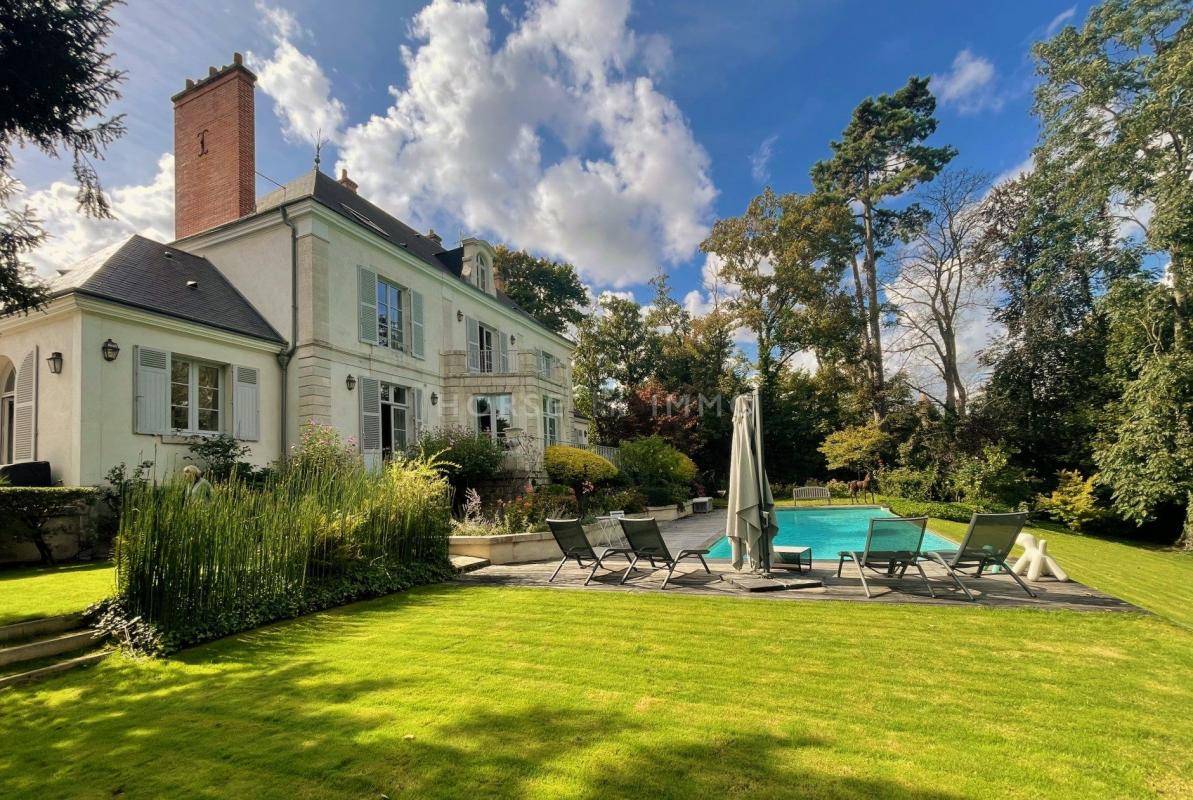 Luxurious equestrian property  Loiret
