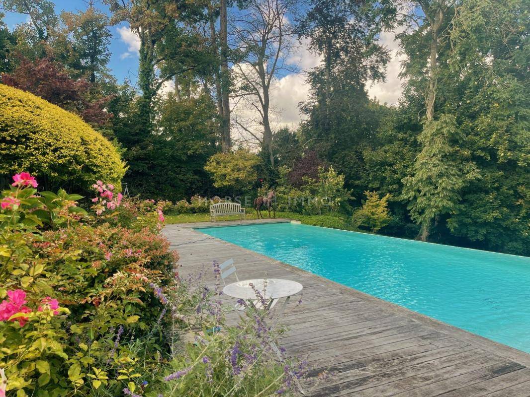 Luxurious equestrian property  Loiret