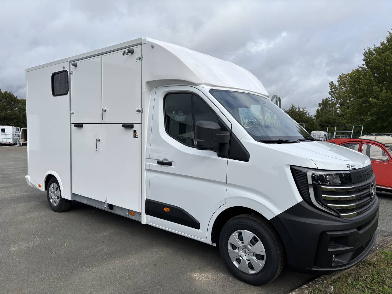 Horsebox HGV AP Petit Nissan interstar L3 2025 New