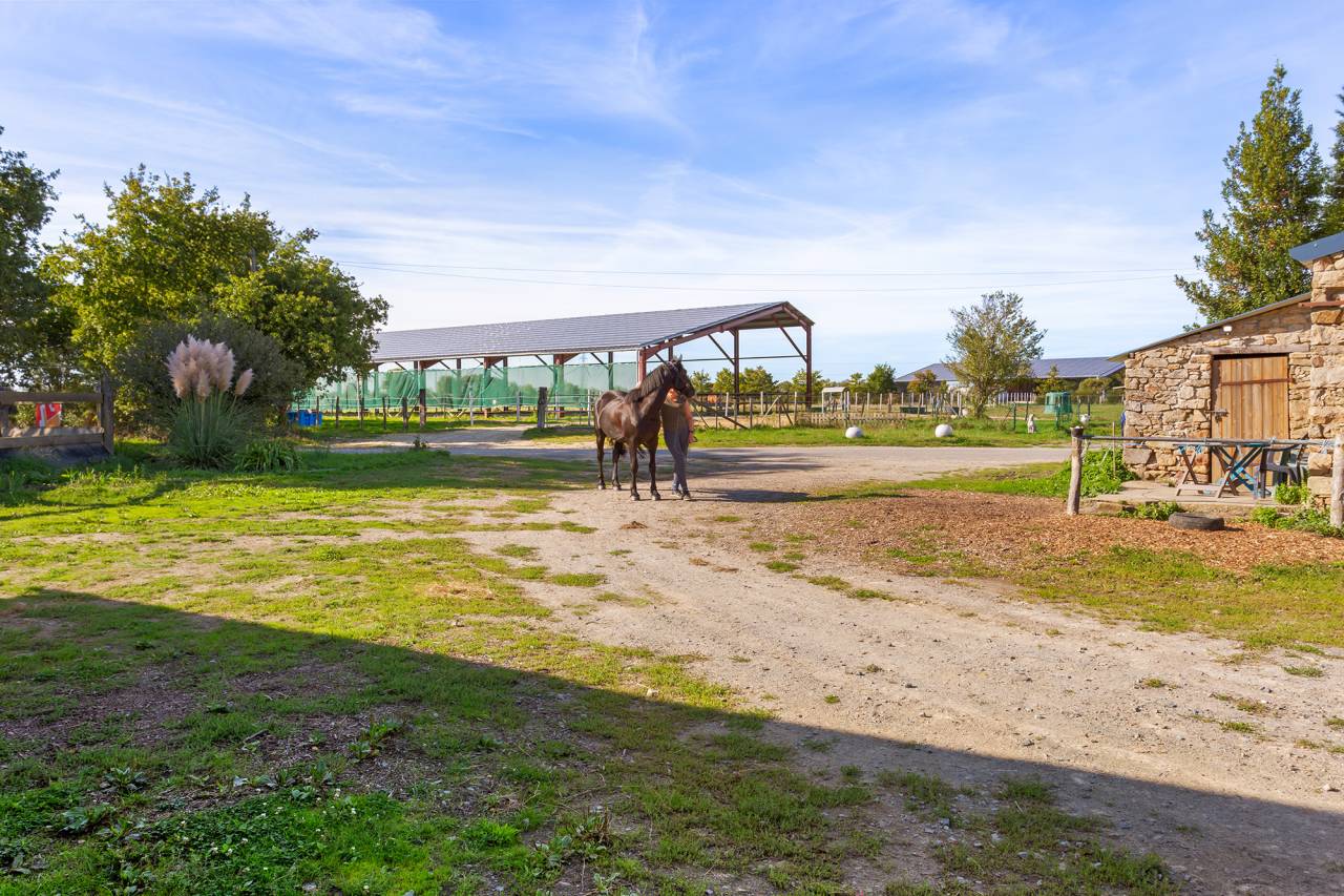 Livery yard  Loire-Atlantique