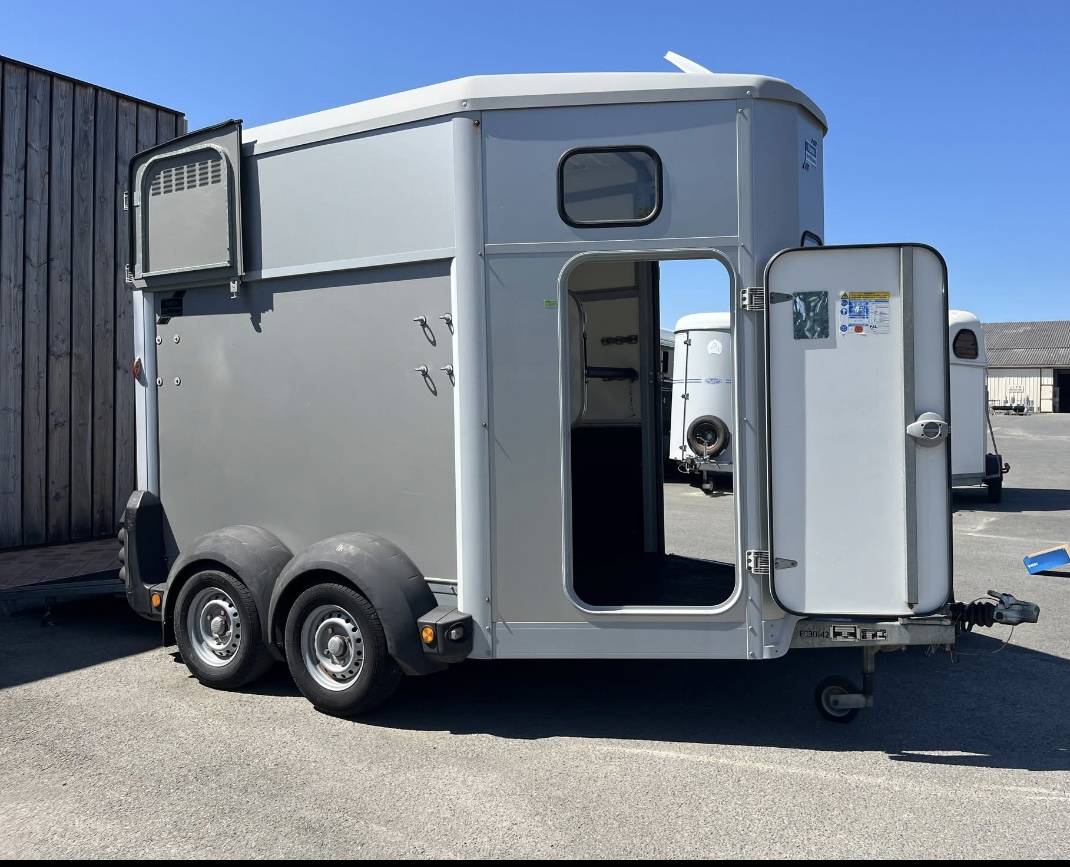 Horse trailer Ifor Williams  2 Stalls 2015 Used