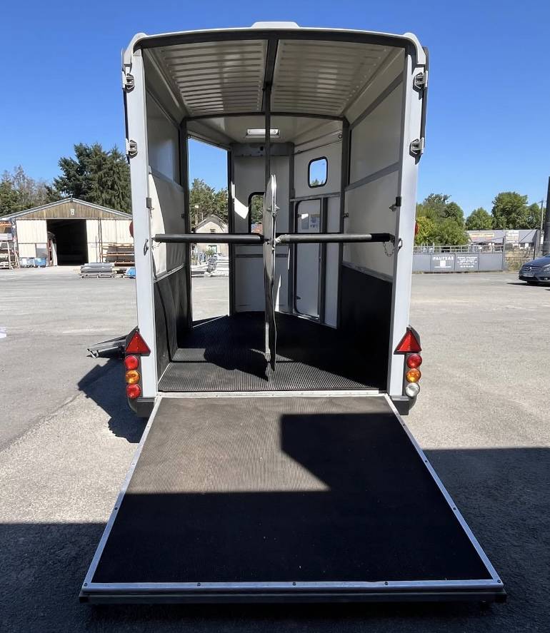 Horse trailer Ifor Williams  2 Stalls 2015 Used